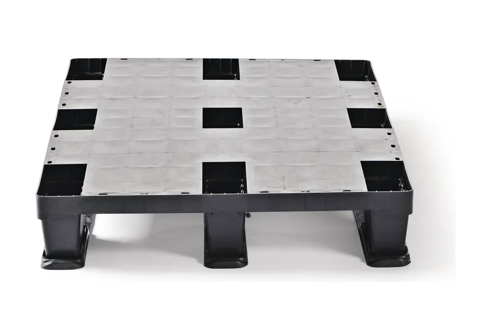 Kunststof pallet 1140 x 760 x 150 gesloten dek 3 onderlatten light – Foto 3