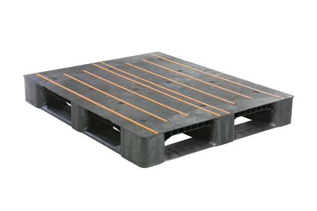 Kunststof pallet 1200 x 1000 x 150 gesloten antislipdek 5 onderlatten medium