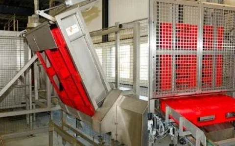 Kunststof pallets reinigen: zo doet u het goed
