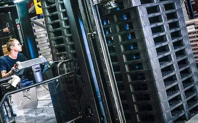 Kunststof pallets stapelen: kan dat?